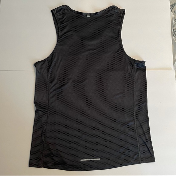 Nike gray woman’s dri-fit tank.  Size Medium. - Picture 8 of 15